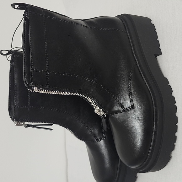 Arizona Jean Company Black Ankle Booties with Chunky Sole - Picture 3 of 8